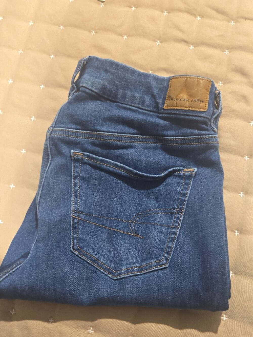 American Eagle Curvy Kickboot Blue Jeans - Size 8 Long Mid Wash Jeans.